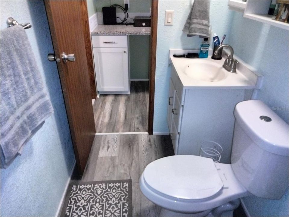 For Sale: $119,500 (2 beds, 1 baths, 672 Square Feet)