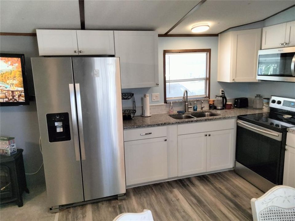 For Sale: $119,500 (2 beds, 1 baths, 672 Square Feet)