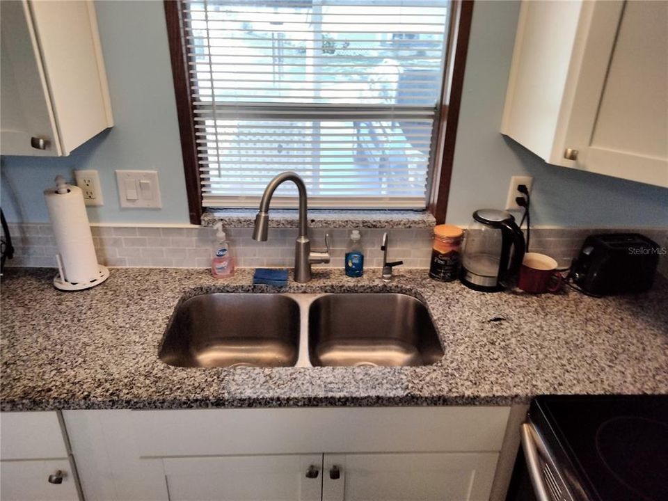 For Sale: $119,500 (2 beds, 1 baths, 672 Square Feet)