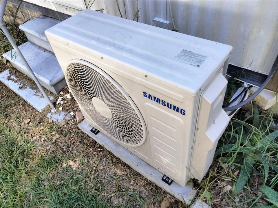 For Sale: $119,500 (2 beds, 1 baths, 672 Square Feet)