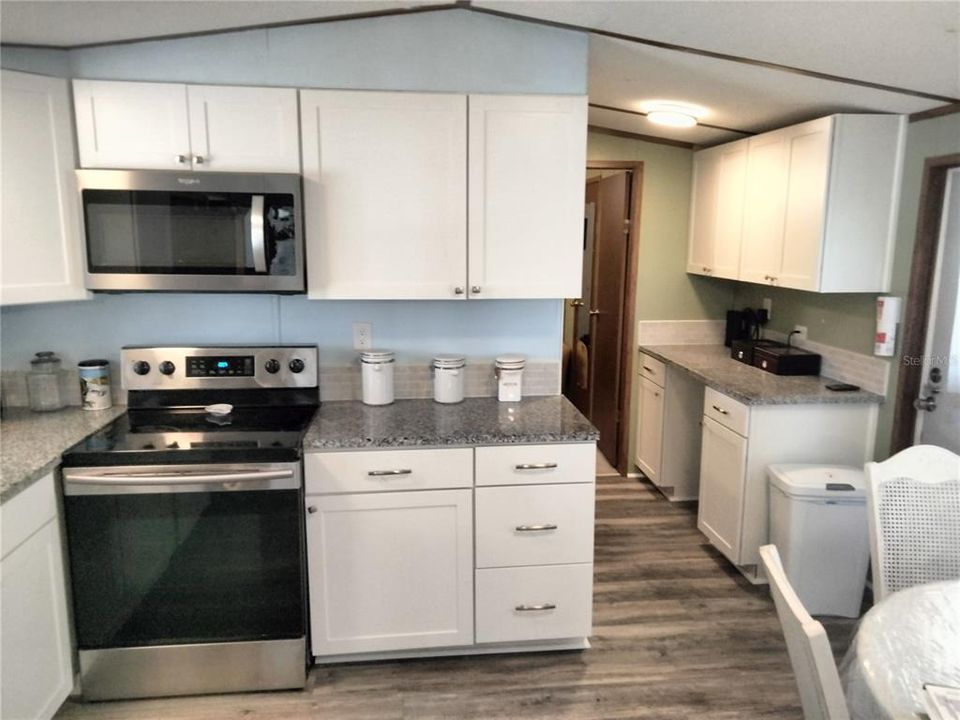 For Sale: $119,500 (2 beds, 1 baths, 672 Square Feet)