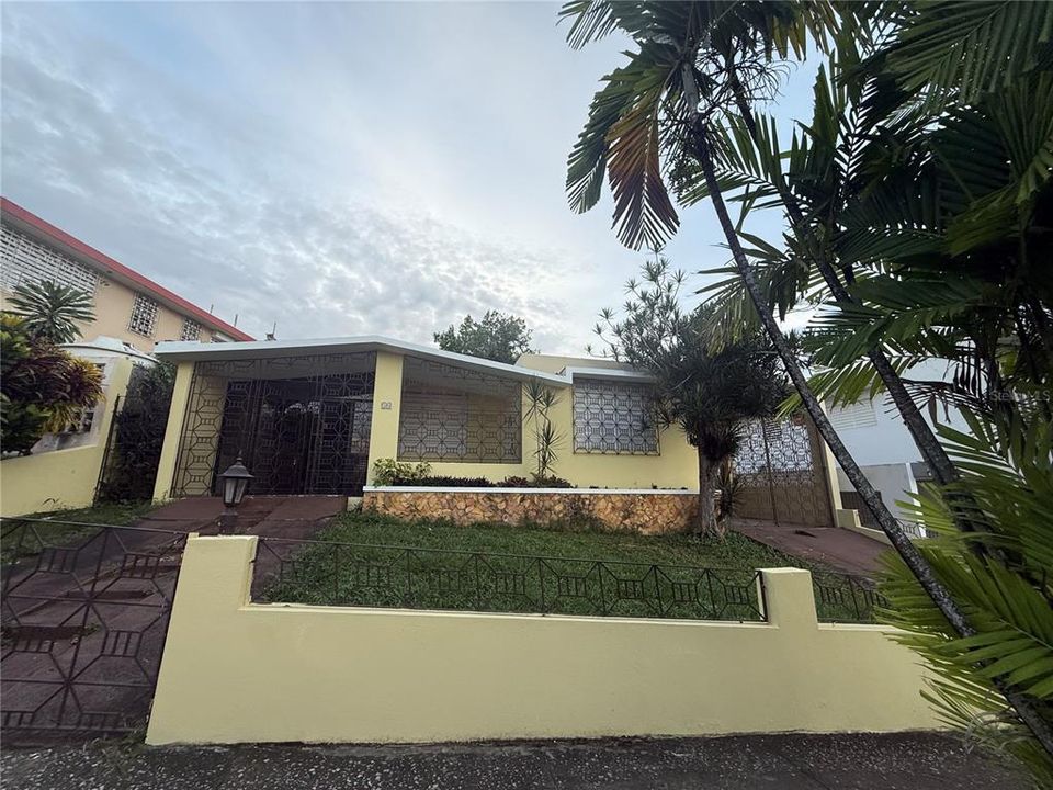 Recently Sold: $195,000 (3 beds, 2 baths, 2250 Square Feet)