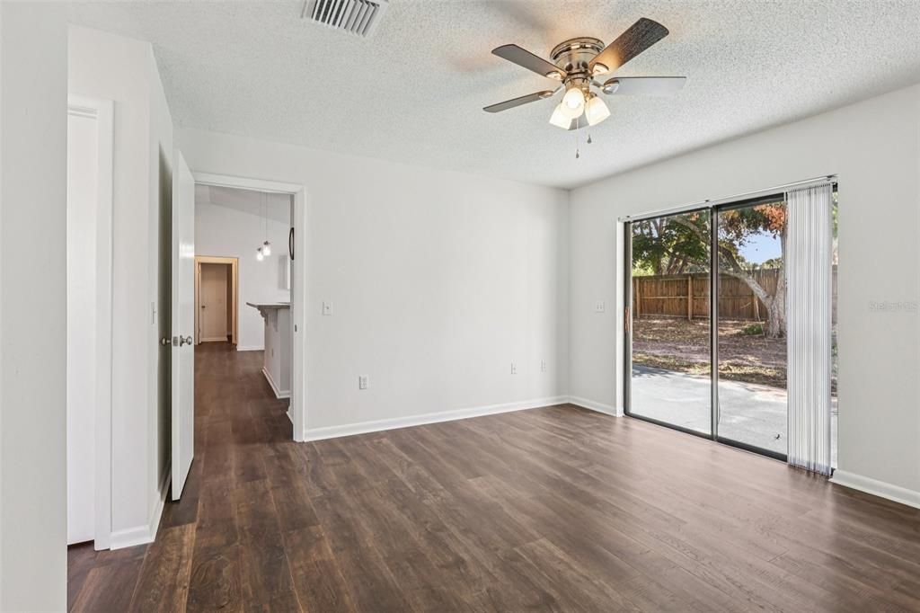 Active With Contract: $325,000 (3 beds, 2 baths, 1303 Square Feet)