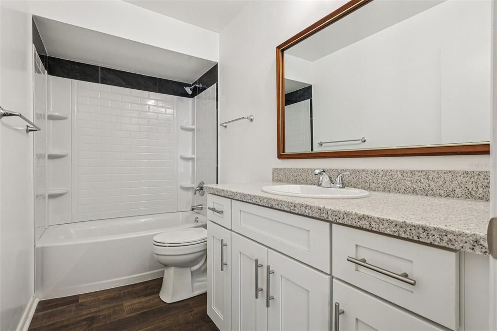 Active With Contract: $325,000 (3 beds, 2 baths, 1303 Square Feet)