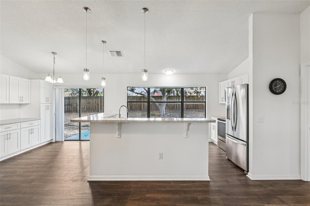 Active With Contract: $325,000 (3 beds, 2 baths, 1303 Square Feet)