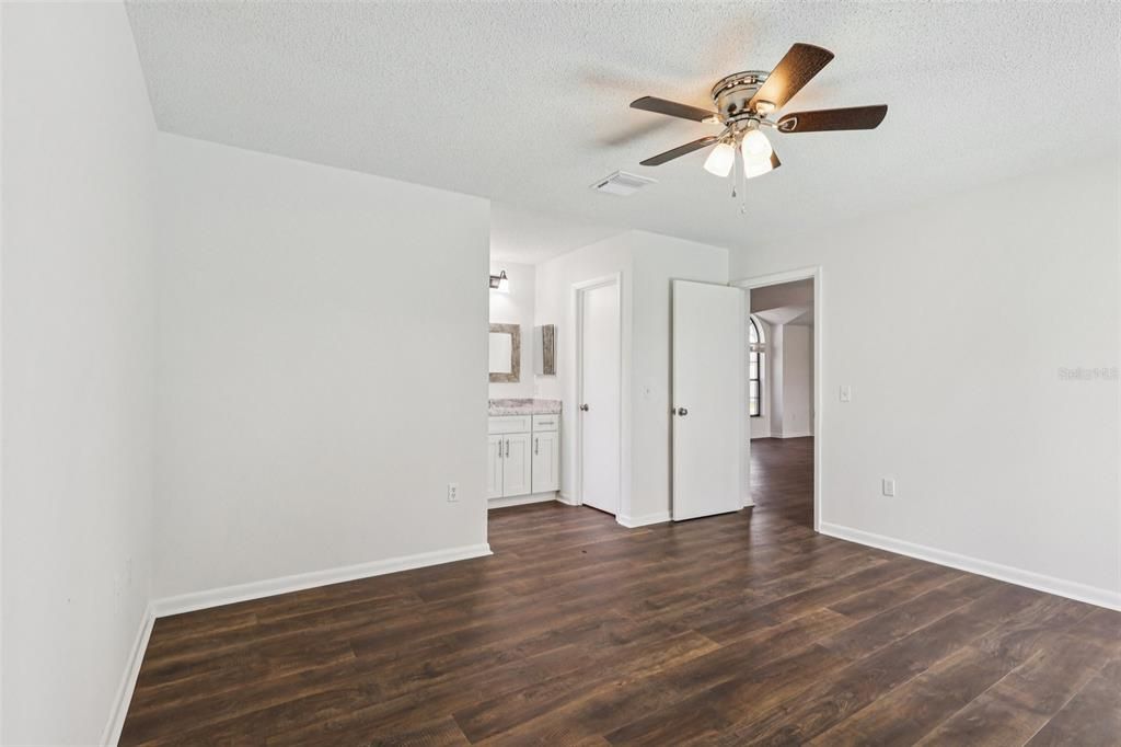 Active With Contract: $325,000 (3 beds, 2 baths, 1303 Square Feet)