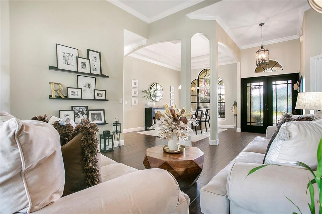 合同活跃: $610,000 (4 贝兹, 2 浴室, 2191 平方英尺)