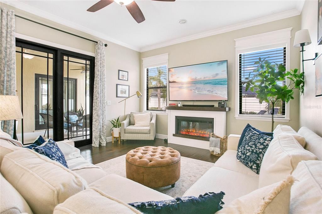 合同活跃: $610,000 (4 贝兹, 2 浴室, 2191 平方英尺)