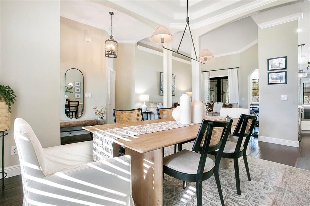 合同活跃: $610,000 (4 贝兹, 2 浴室, 2191 平方英尺)