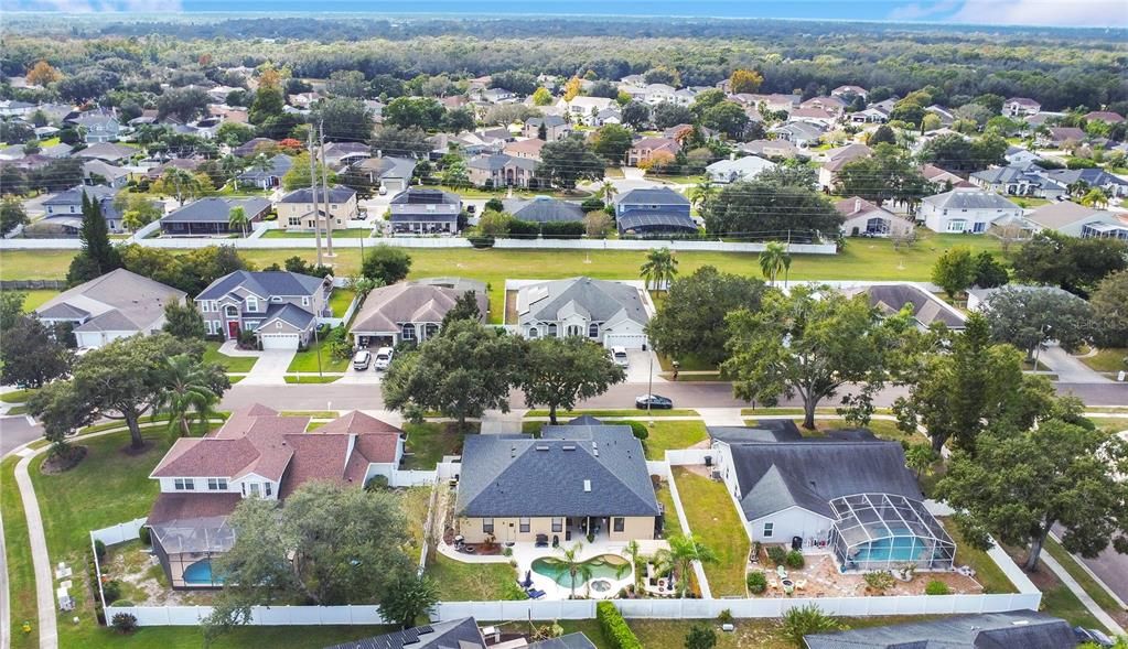 合同活跃: $610,000 (4 贝兹, 2 浴室, 2191 平方英尺)