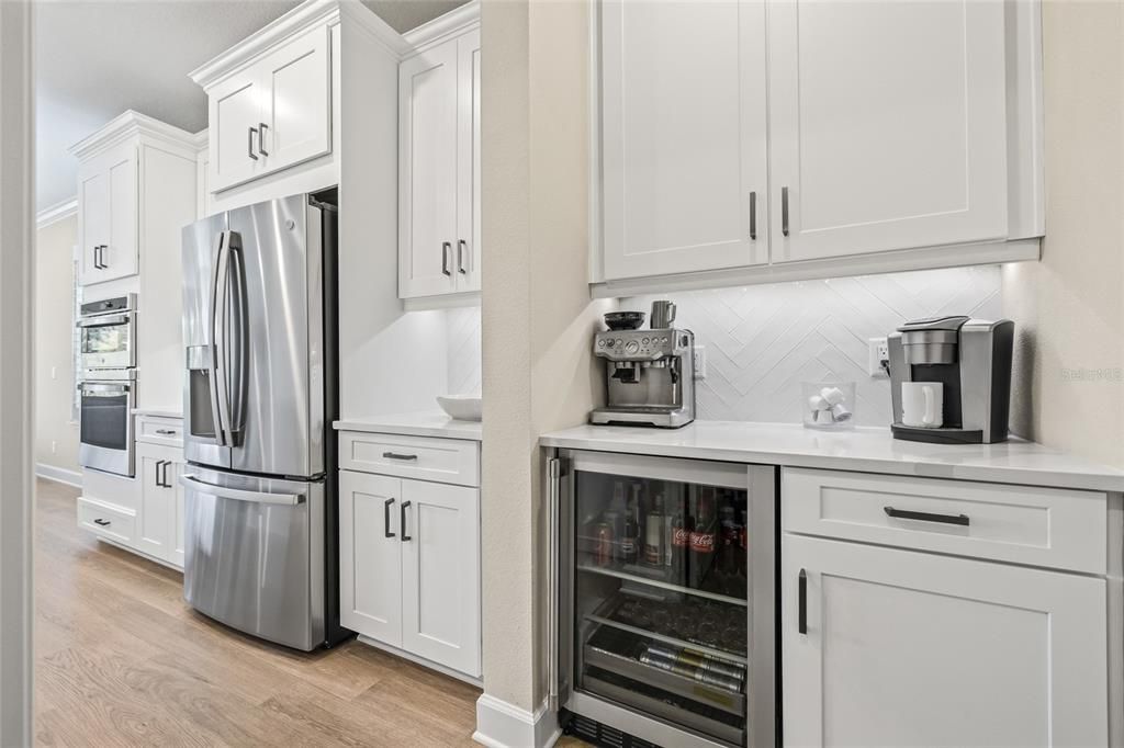 For Sale: $714,900 (4 beds, 3 baths, 2394 Square Feet)