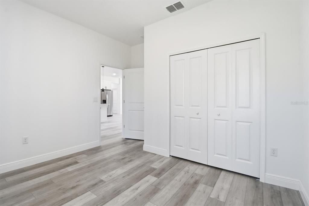 待售: $262,000 (4 贝兹, 2 浴室, 1661 平方英尺)