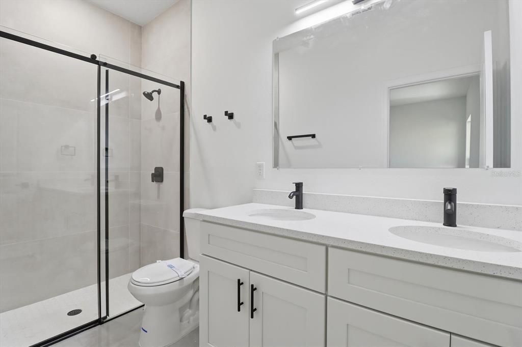 待售: $262,000 (4 贝兹, 2 浴室, 1661 平方英尺)