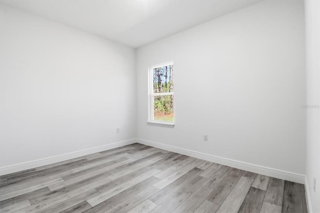 待售: $262,000 (4 贝兹, 2 浴室, 1661 平方英尺)