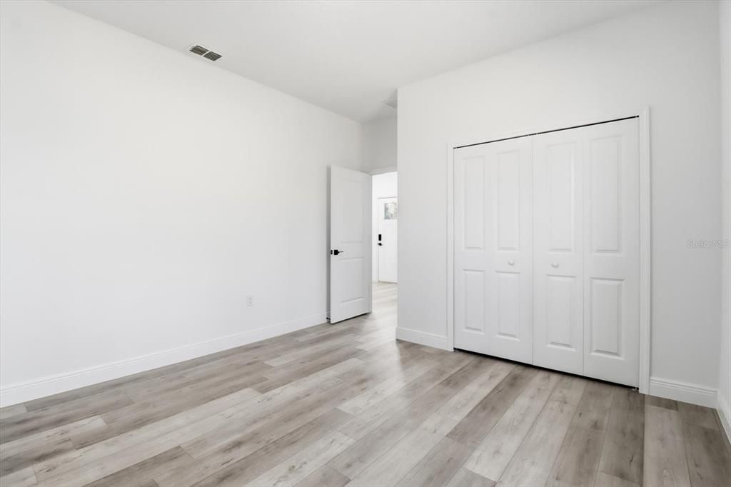 待售: $262,000 (4 贝兹, 2 浴室, 1661 平方英尺)