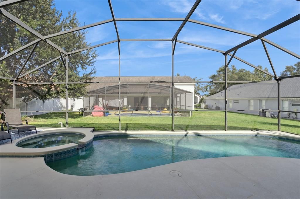 For Sale: $549,999 (5 beds, 4 baths, 2187 Square Feet)