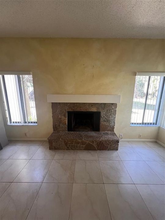 出租: $1,700 (2 贝兹, 2 浴室, 1190 平方英尺)