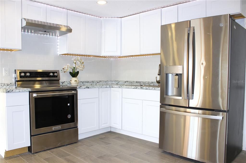 Active With Contract: $239,900 (3 beds, 2 baths, 1412 Square Feet)