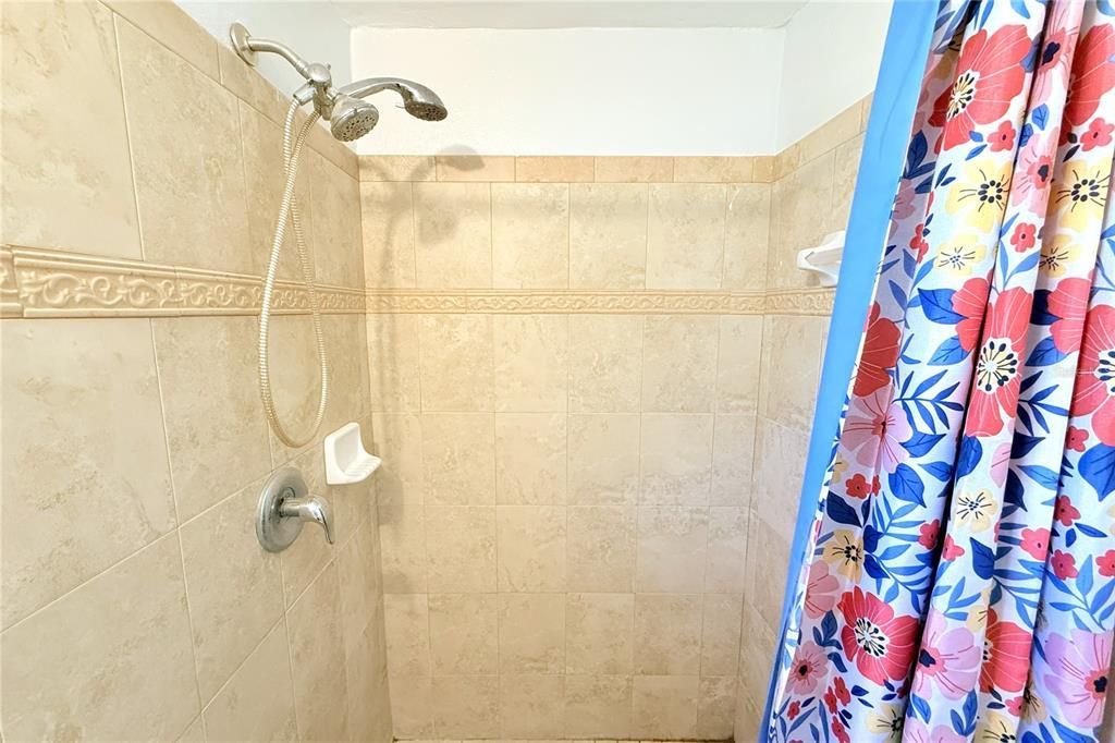 Active With Contract: $239,900 (3 beds, 2 baths, 1412 Square Feet)