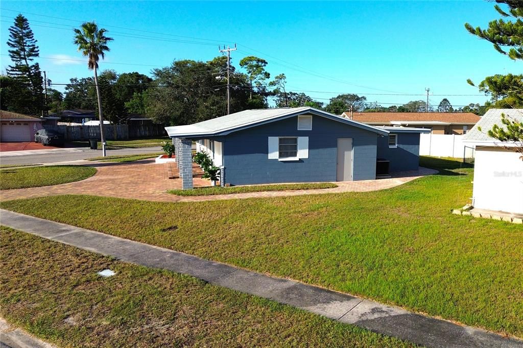 Active With Contract: $239,900 (3 beds, 2 baths, 1412 Square Feet)