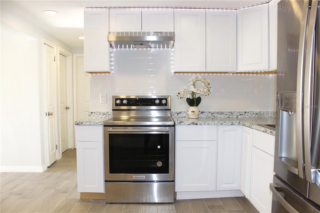 Active With Contract: $239,900 (3 beds, 2 baths, 1412 Square Feet)