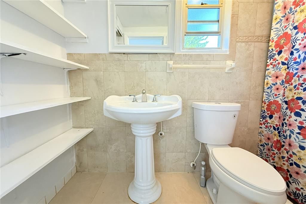 Active With Contract: $239,900 (3 beds, 2 baths, 1412 Square Feet)