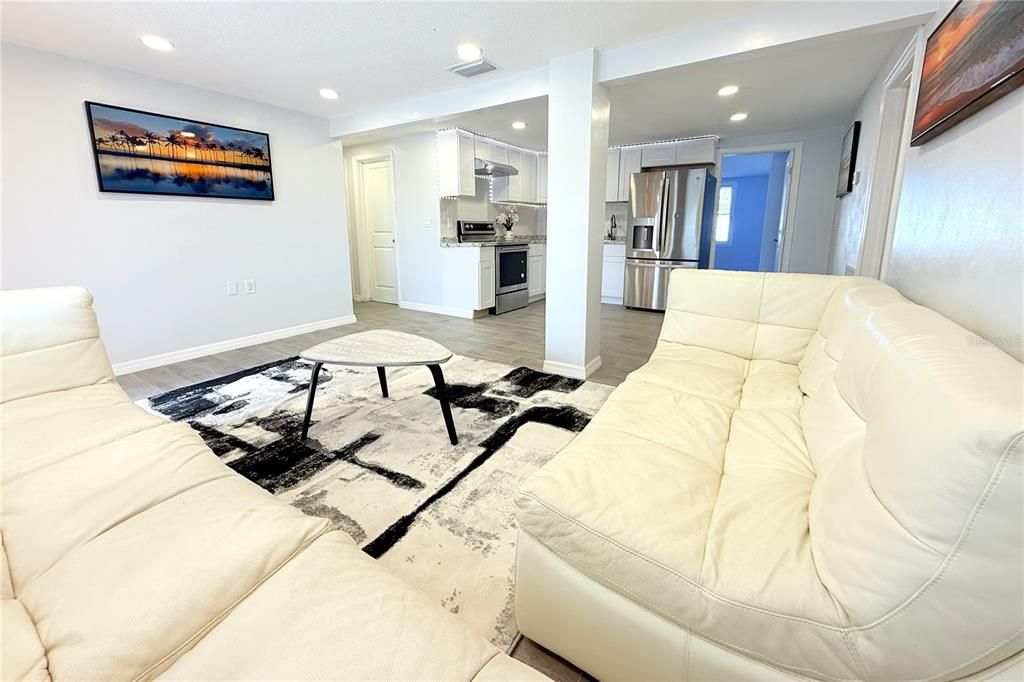 Active With Contract: $239,900 (3 beds, 2 baths, 1412 Square Feet)