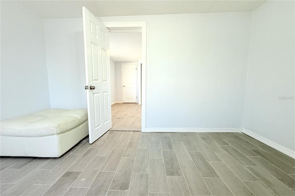 Active With Contract: $239,900 (3 beds, 2 baths, 1412 Square Feet)