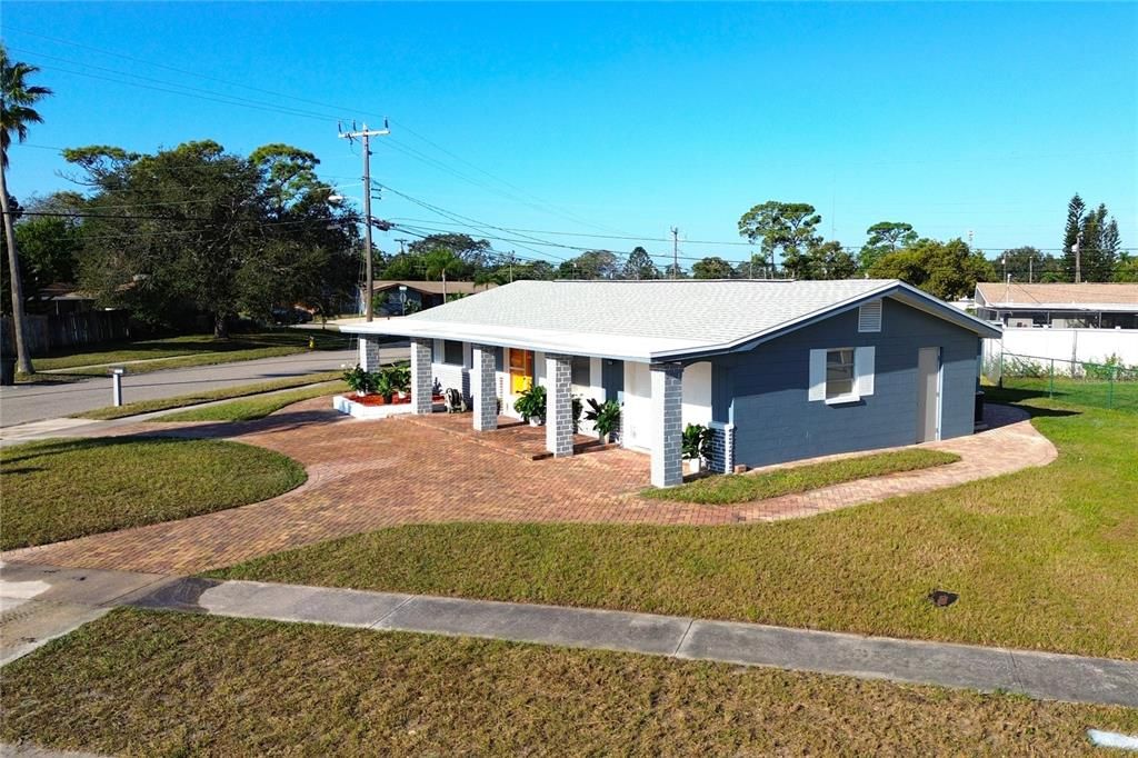 Active With Contract: $239,900 (3 beds, 2 baths, 1412 Square Feet)