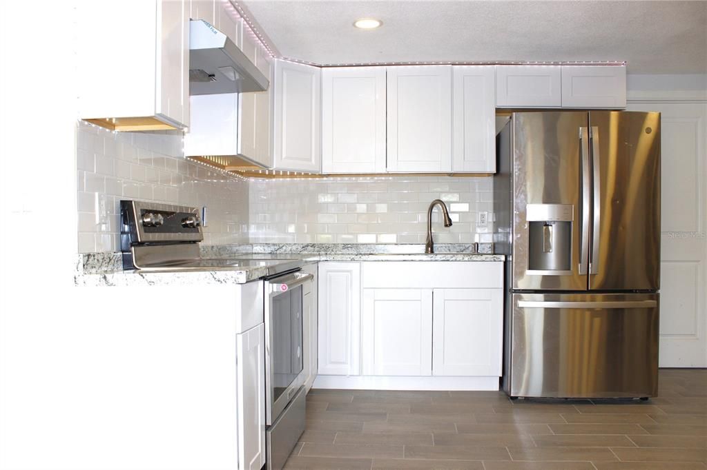 Active With Contract: $239,900 (3 beds, 2 baths, 1412 Square Feet)