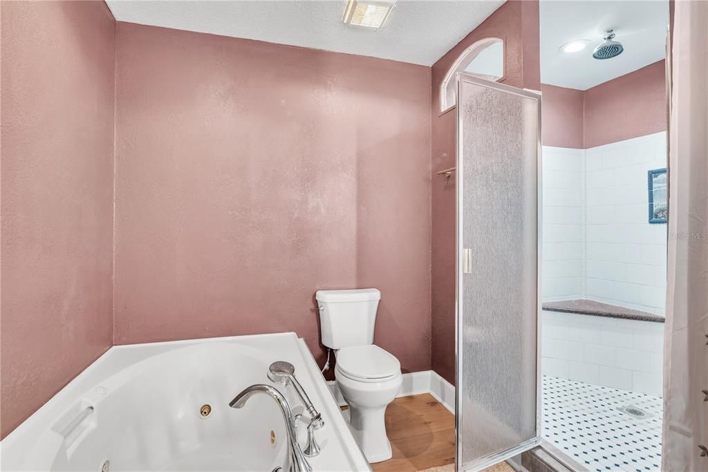 待售: $230,000 (2 贝兹, 2 浴室, 1160 平方英尺)