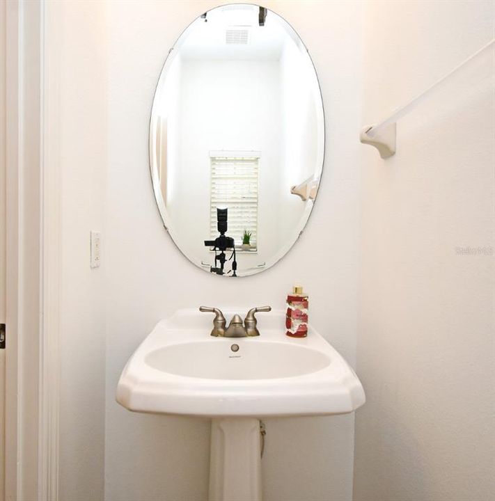 出租: $2,100 (3 贝兹, 2 浴室, 1827 平方英尺)