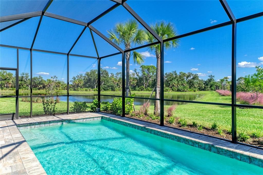 合同活跃: $599,000 (3 贝兹, 2 浴室, 1640 平方英尺)