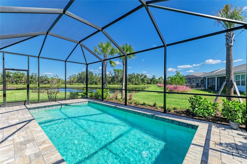 合同活跃: $599,000 (3 贝兹, 2 浴室, 1640 平方英尺)