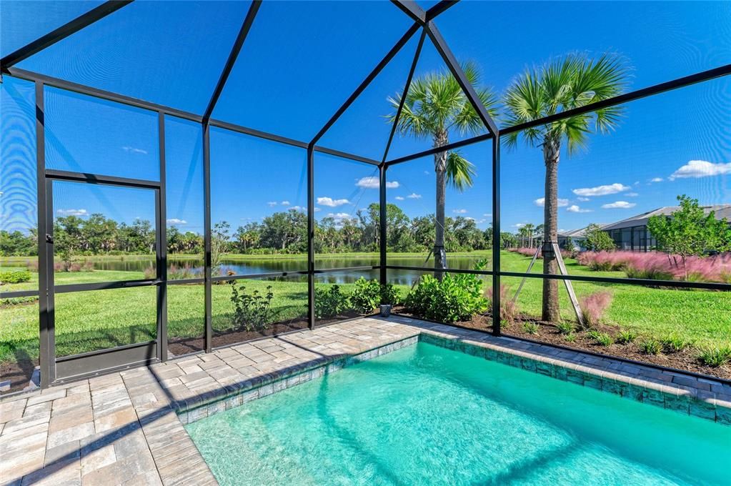 合同活跃: $599,000 (3 贝兹, 2 浴室, 1640 平方英尺)