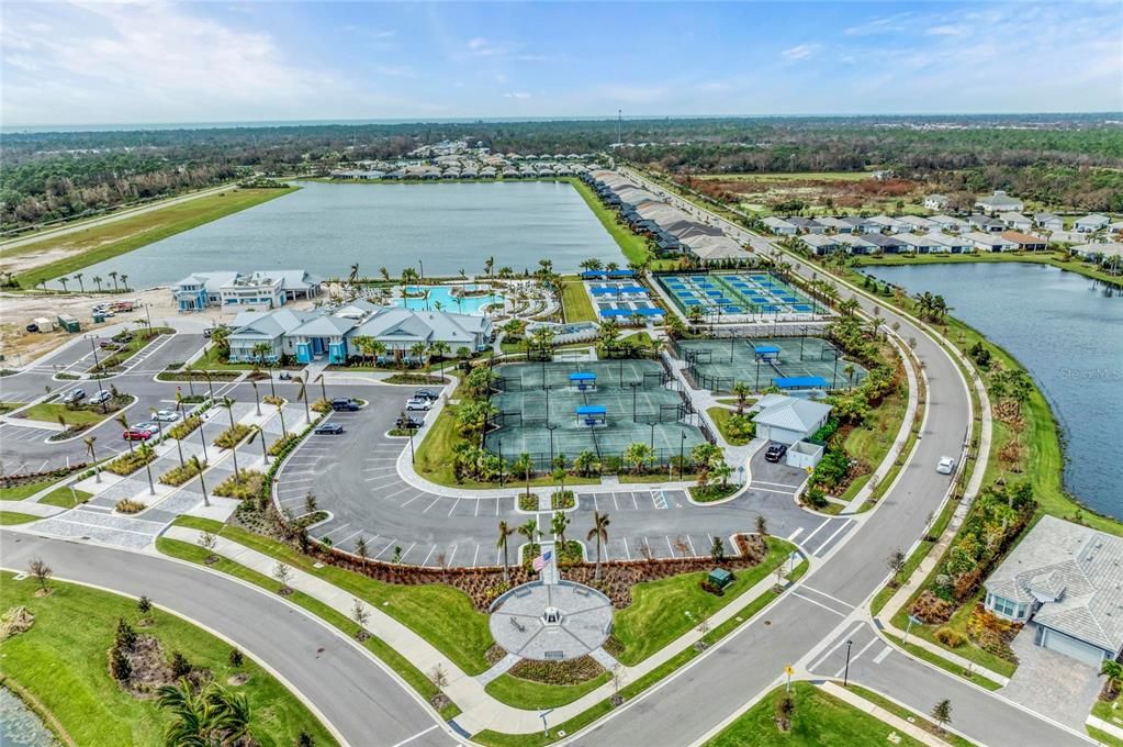 合同活跃: $599,000 (3 贝兹, 2 浴室, 1640 平方英尺)