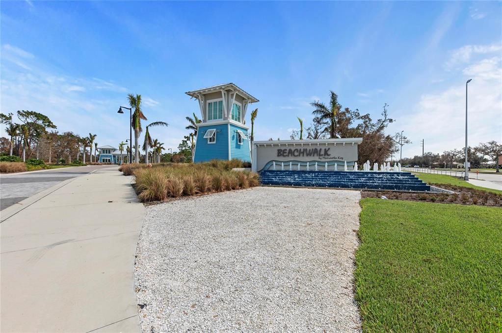 合同活跃: $599,000 (3 贝兹, 2 浴室, 1640 平方英尺)