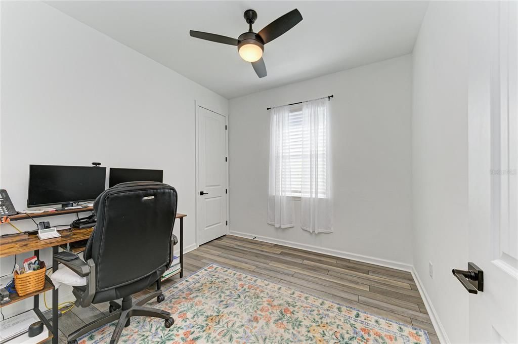 合同活跃: $599,000 (3 贝兹, 2 浴室, 1640 平方英尺)