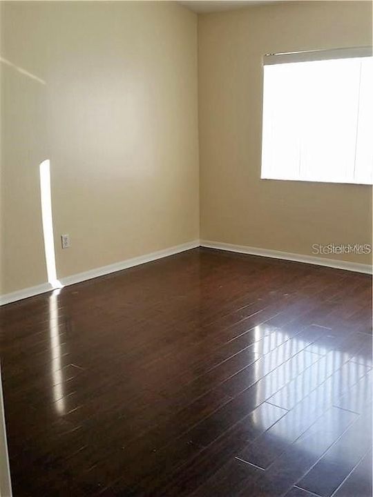 For Rent: $1,850 (3 beds, 2 baths, 1800 Square Feet)