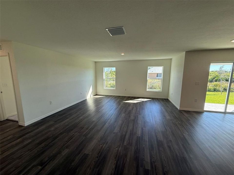 For Rent: $1,995 (3 beds, 2 baths, 2066 Square Feet)