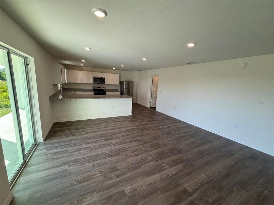 For Rent: $1,995 (3 beds, 2 baths, 2066 Square Feet)