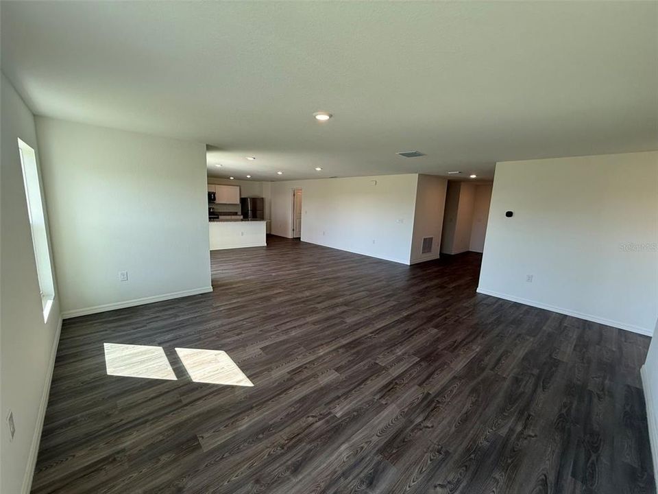 For Rent: $1,995 (3 beds, 2 baths, 2066 Square Feet)