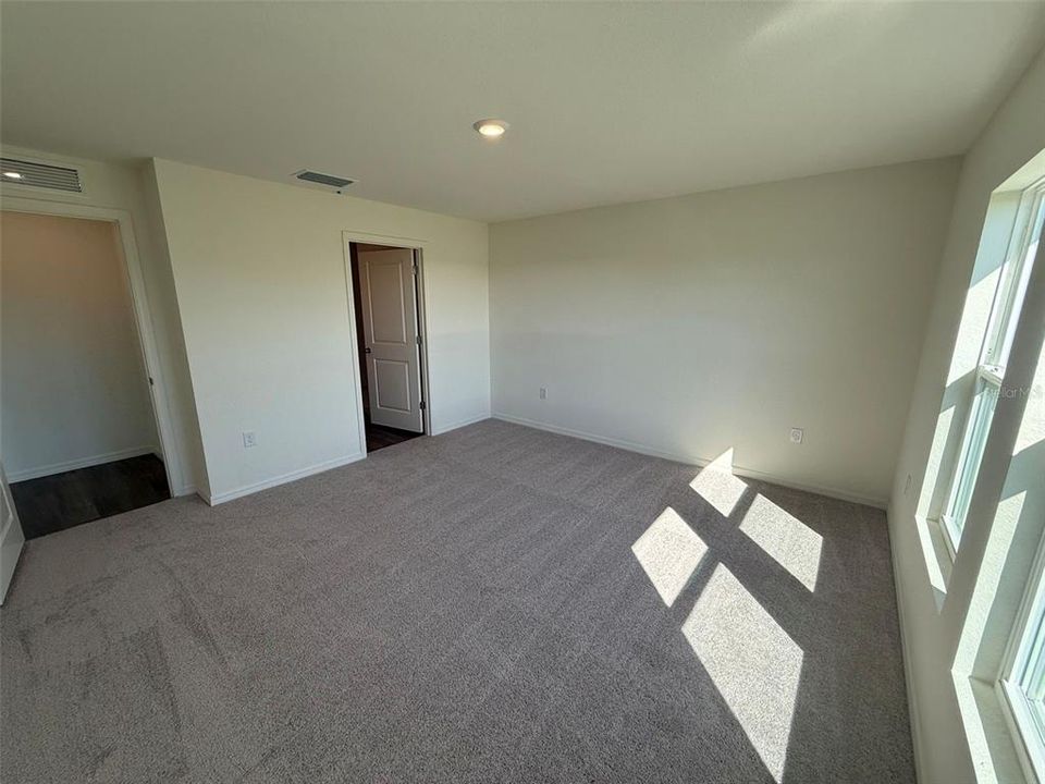 For Rent: $1,995 (3 beds, 2 baths, 2066 Square Feet)