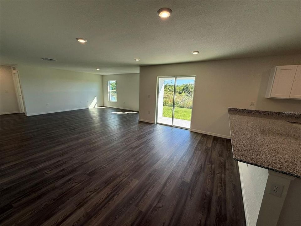 For Rent: $1,995 (3 beds, 2 baths, 2066 Square Feet)