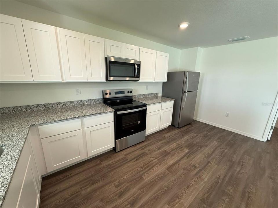 For Rent: $1,995 (3 beds, 2 baths, 2066 Square Feet)