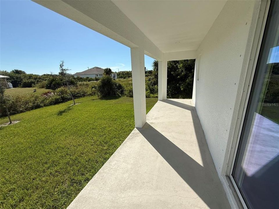 For Rent: $1,995 (3 beds, 2 baths, 2066 Square Feet)