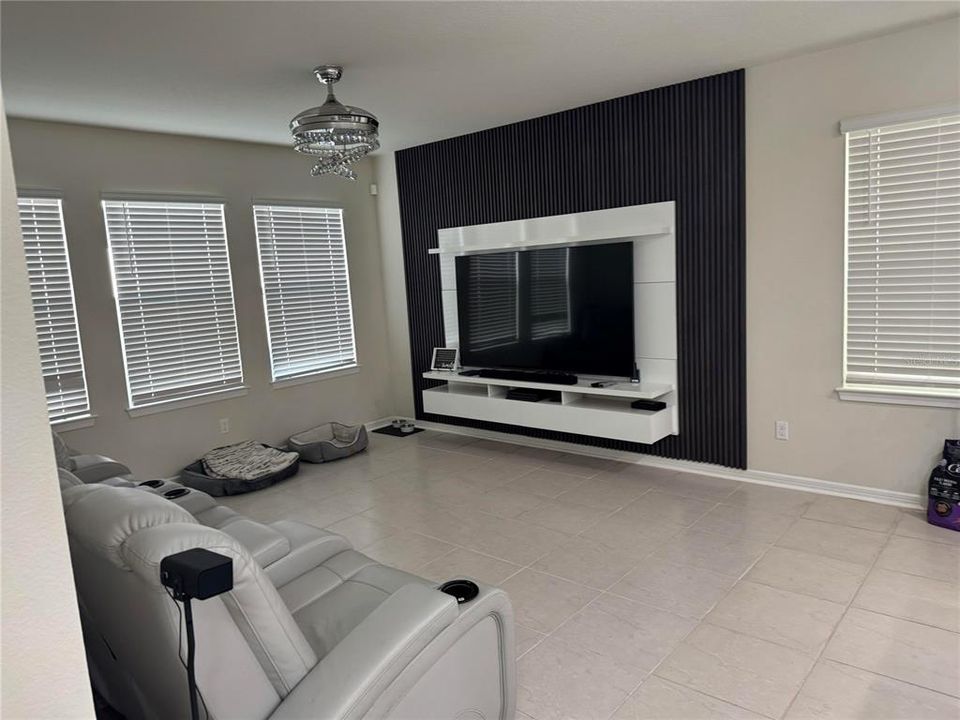 待售: $449,000 (4 贝兹, 3 浴室, 2776 平方英尺)