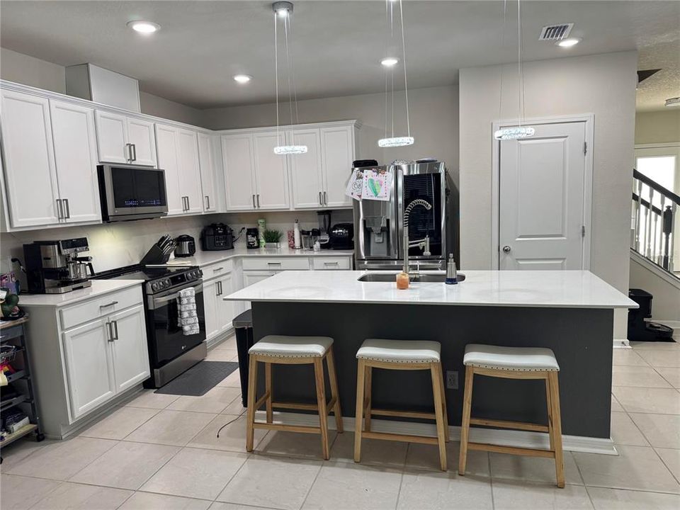 待售: $449,000 (4 贝兹, 3 浴室, 2776 平方英尺)