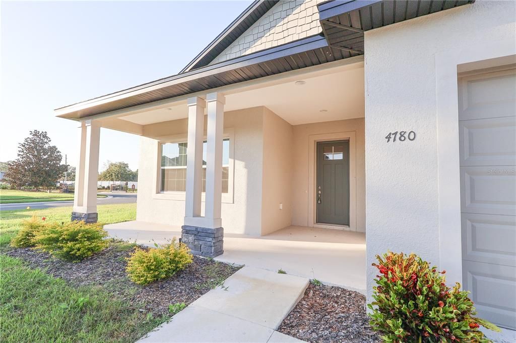 Active With Contract: $354,900 (3 beds, 2 baths, 1876 Square Feet)