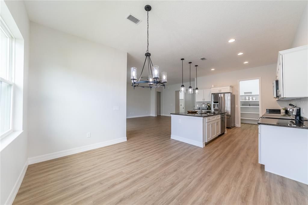 Active With Contract: $354,900 (3 beds, 2 baths, 1876 Square Feet)